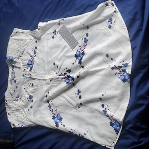 White short sleeve flower print top